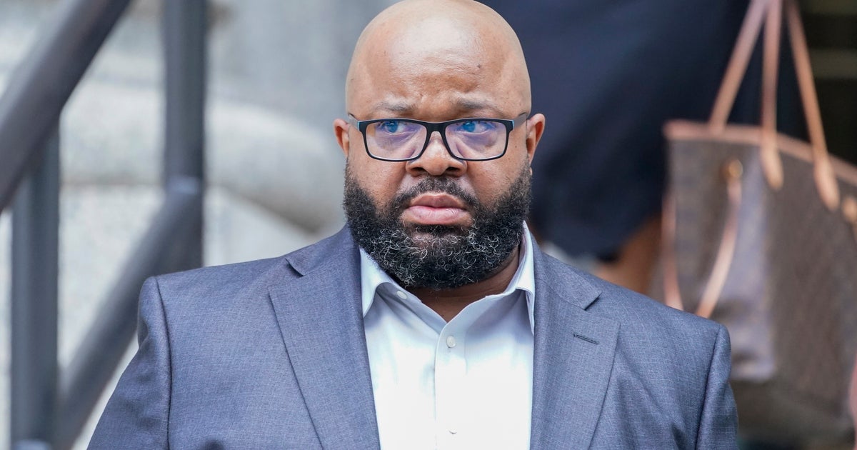 R. Kelly Manager Sentenced For Calling In Shooting Threat At Theater