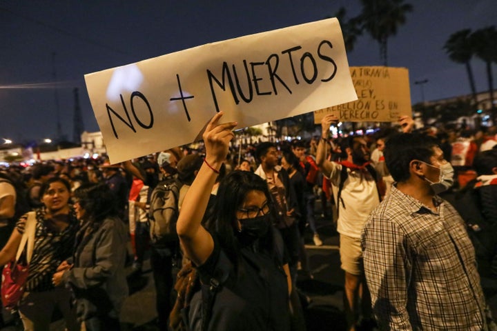 Protestas contra el nuevo Gobierno de Perú liderado por Dina Boluarte. Piden el cierre del Congreso y convocatoria de elecciones. En Lima, el 17 de diciembre de 2022.