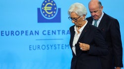 Σκωτσέζικο ντους από την ΕΚΤ: Θα μειώσουμε τον πληθωρισμό αλλά θα αυξάνουμε τα