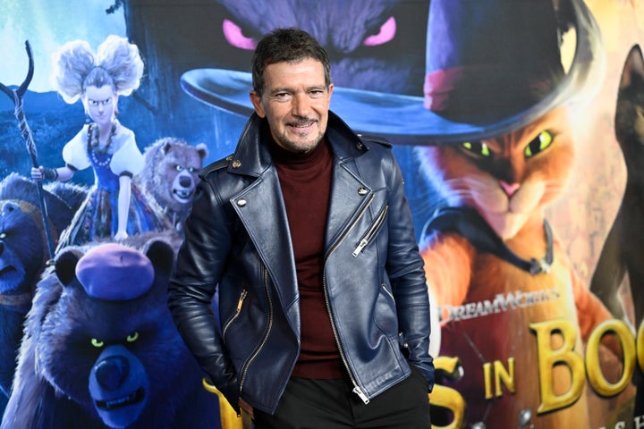 Antonio Banderas assiste a uma estréia de filme "Gato de Botas: Último Desejo" no Jazz at Lincoln Center Frederick P. Rose Hall em 13 de dezembro em Nova York.