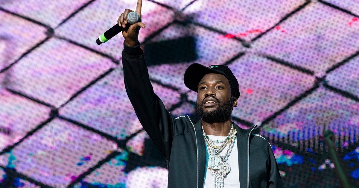 Meek Mill Posts Bail For 20 Philadelphia Women, Brings Them Home For The Holidays Meek Mill Posts Bail For 20 Philadelphia Women, Brings Them Home For The Holidays