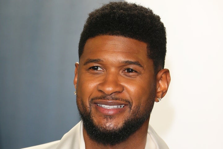 R&B singer Usher announced the death of his late grandma Ernestine “Tina” Carter via Instagram on Monday.