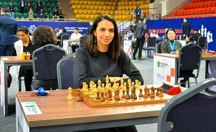 Sara Khadem, sin yihab, en el campeonato de Blitz en Kazajistán