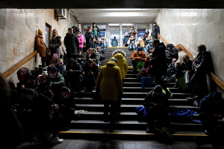 Κάτοικοι του Κιέβου βρίσκουν καταφύγιο στο μετρο, 29 Δεκεμβρίου 2022