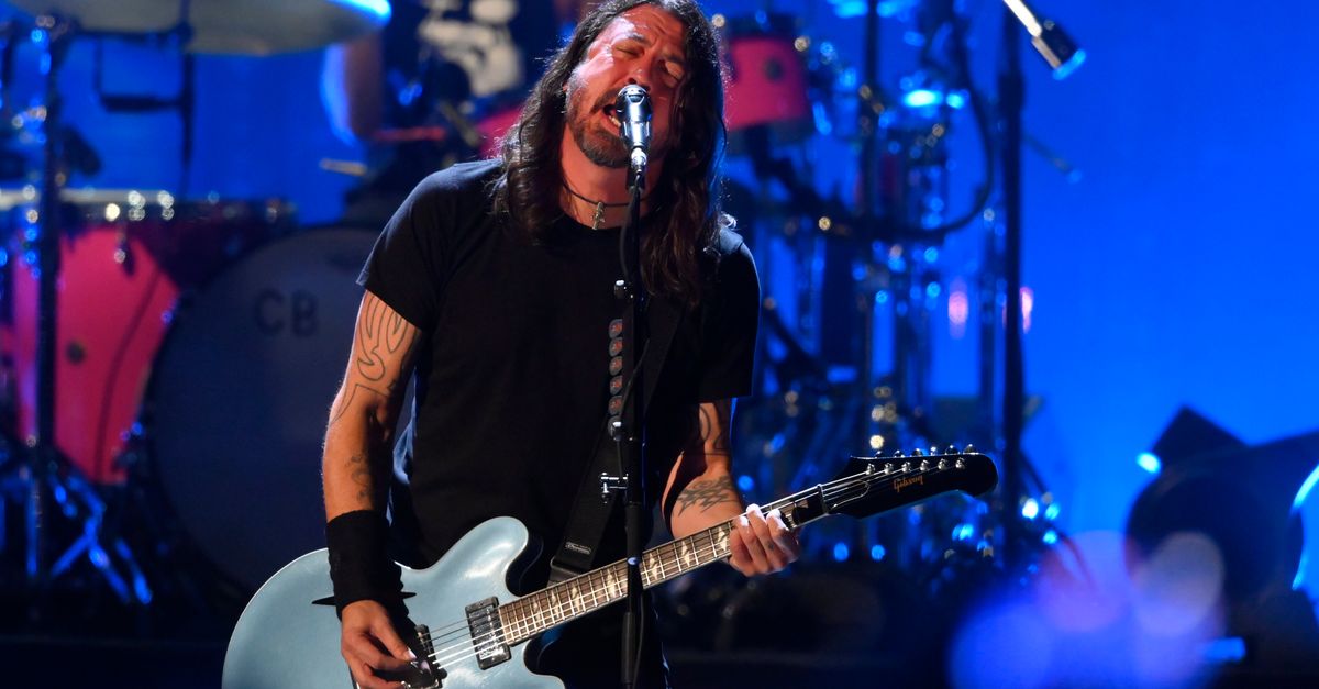Foo Fighters Vow To Continue Live Concerts In Aftermath Of Taylor Hawkins' Death