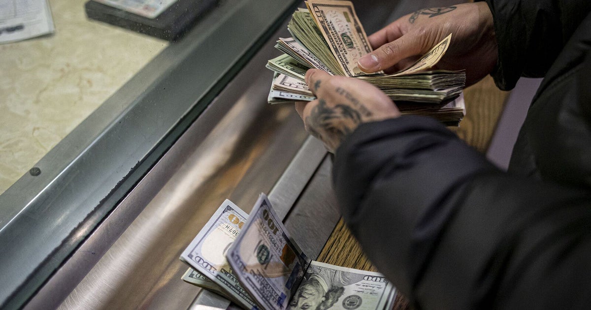 Illinois’ Plan To Eliminate Cash Bail Remains Uncertain Following Judge’s Ruling Illinois’ Plan To Eliminate Cash Bail Remains Uncertain Following Judge’s Ruling