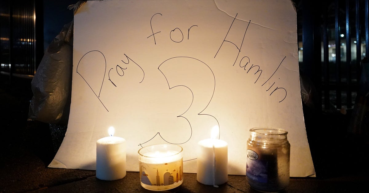 NFL Players, Communities Rally For Bills Safety Damar Hamlin - Vimarsana News