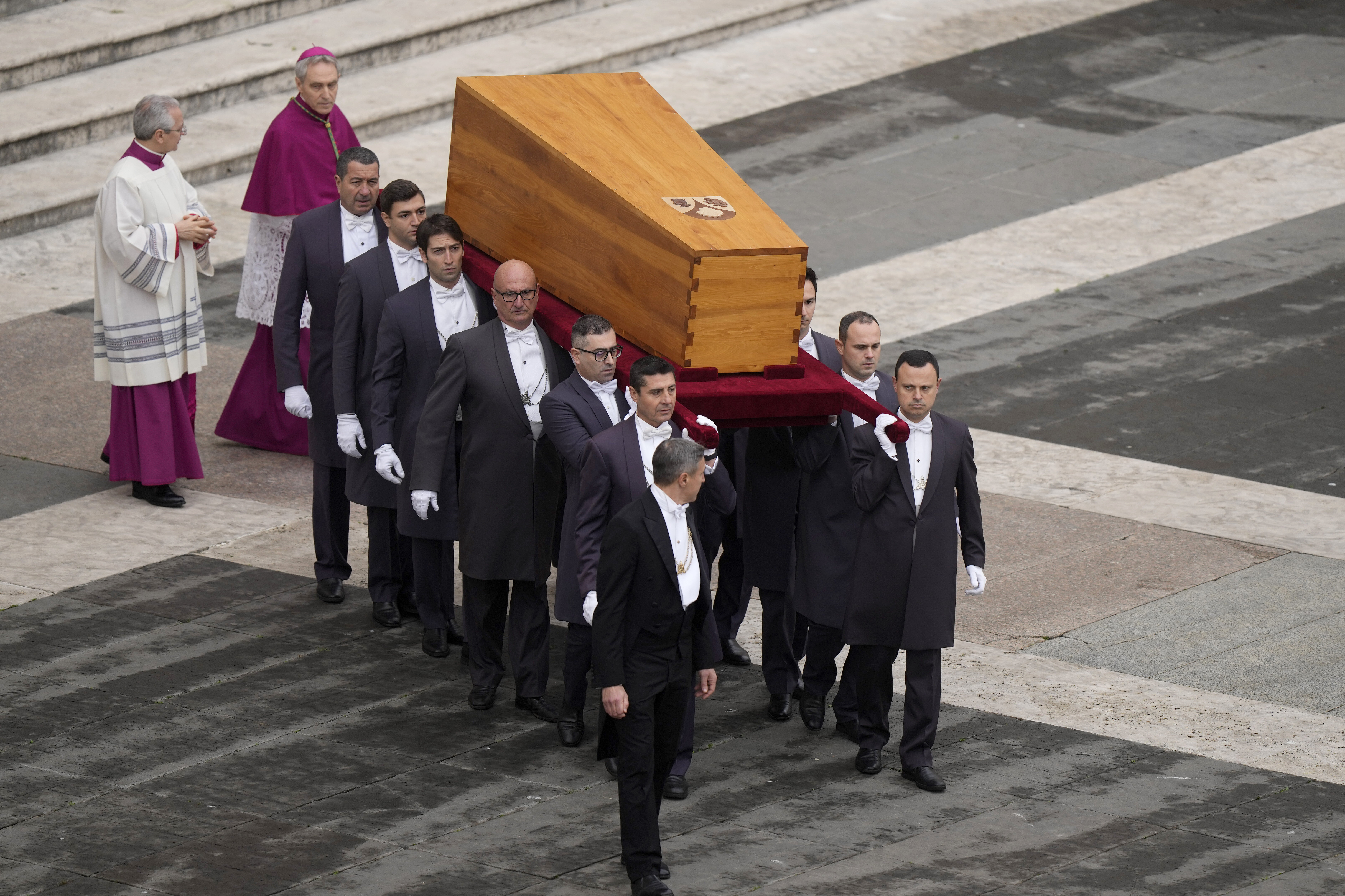 Pope Benedict XVI's Funeral Brings Thousands Of Mourners To St. Peter's ...