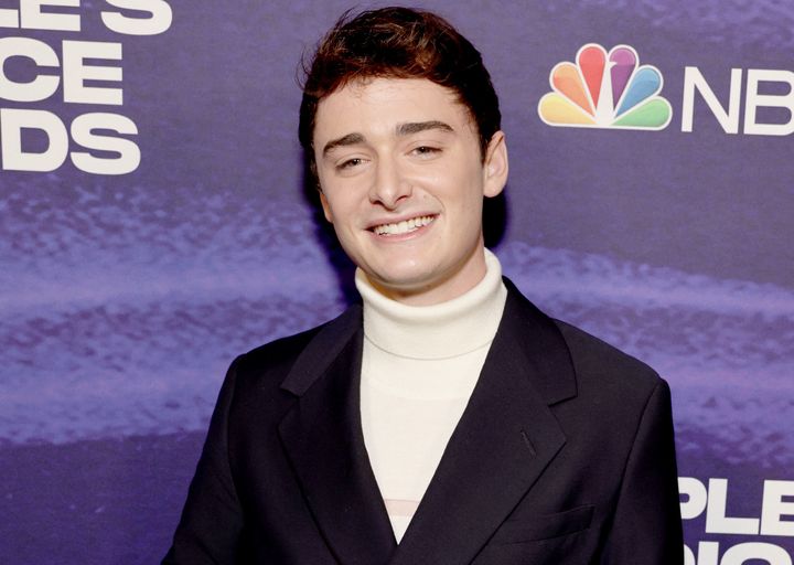 Noah Schnapp at the 2022 People's Choice Awards, where he won the award for male TV star of 2022.