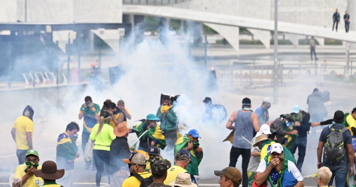 Des manifestants pro-Bolsonaro prennent d’assaut le congrès brésilien dans la capitale