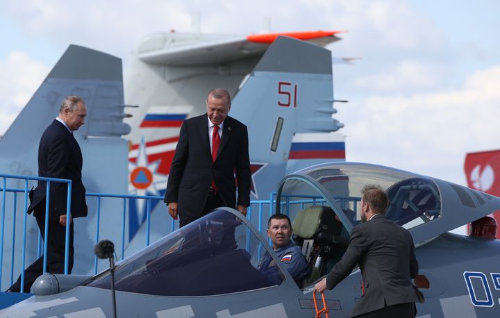 2019 O Πούτιν μαζί με τον Ερντογάν επιθεωρούν το ρωσικό Σουκόϊ 57 (SU-57)