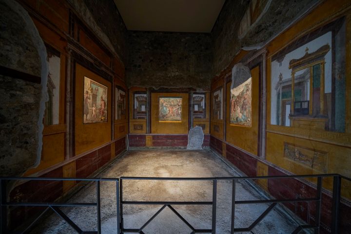 Άποψη του τρικλίνιου (τραπεζαρία) της ρωμαϊκής Οικίας Βέτι, Domus Vettiorum, Αρχαιολογικό Πάρκο Πομπηίας. (AP Photo/Andrew Medichini)