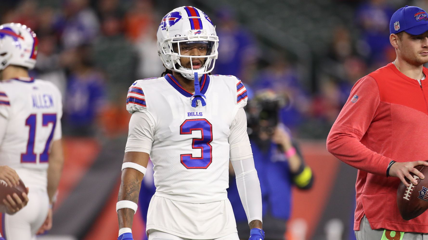 NFL Will Not Complete Bills-Bengals Game Where Damar Hamlin Was Hurt – The  Hollywood Reporter