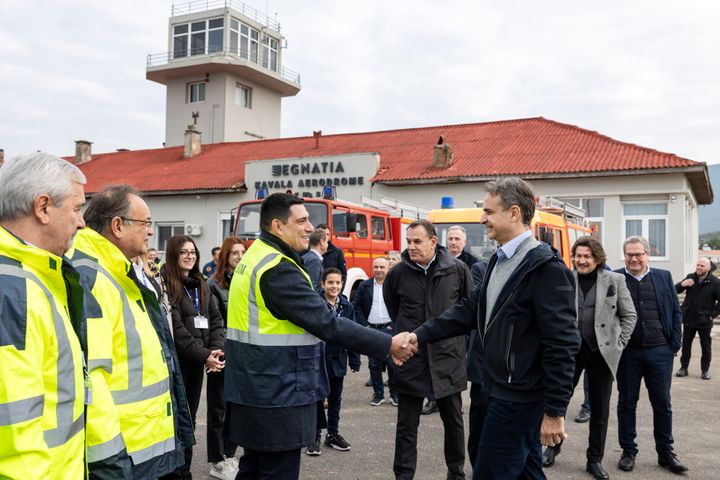 Ο πρωθυπουργός επισκέφθηκε την εταιρεία «Egnatia Aviation», στο παλιό αεροδρόμιο του Αμυγδαλεώνα Καβάλας