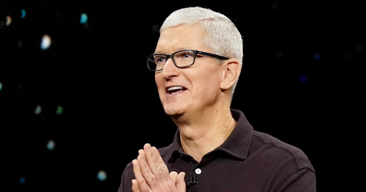 Apple CEO Tim Cook's Pay To Drop By 40% In 2023 - Vimarsana News