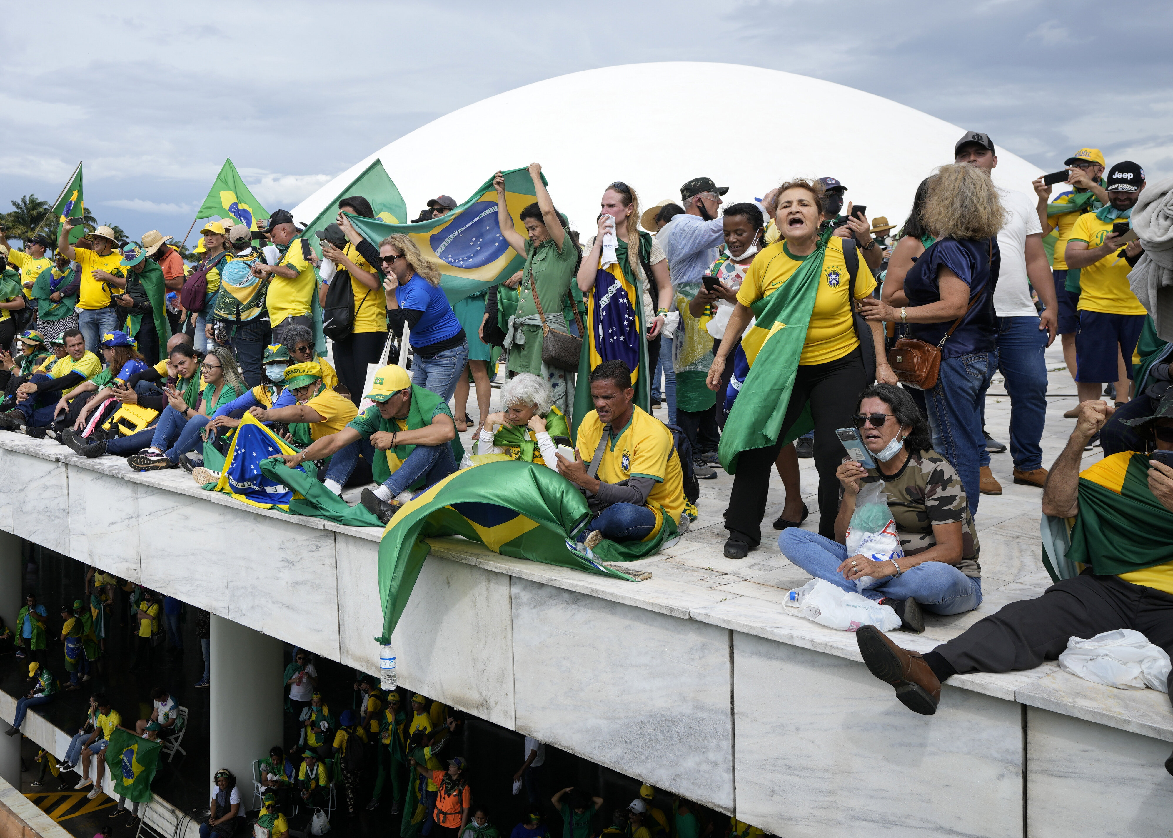 Top Brazil Court Greenlights Probe Of Bolsonaro For Riot | HuffPost ...