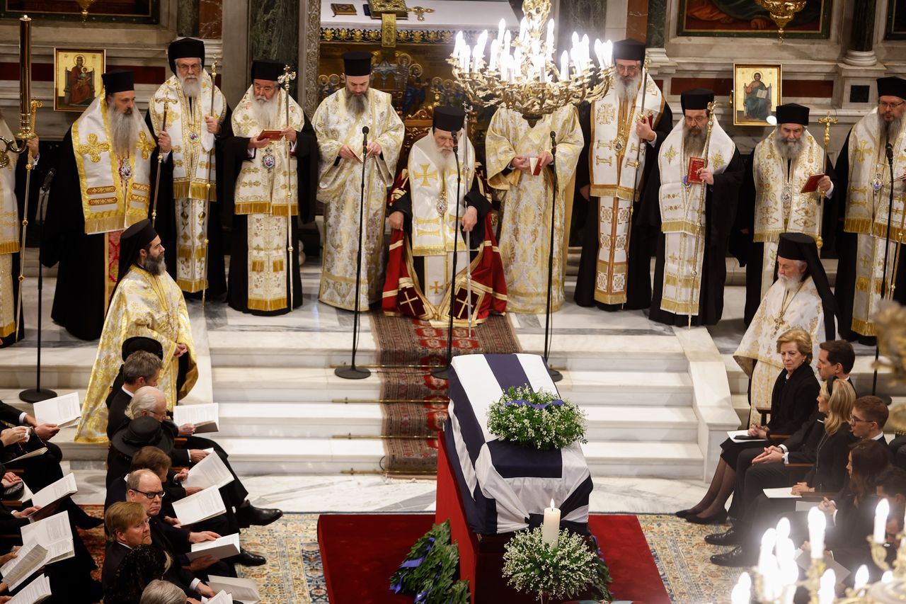 Κηδεία του τέως βασιλιά Κωνσταντίνου από την Μητρόπολη Αθηνών, Δευτέρα 16 Ιανουαρίου 2023. (REUTERS/STOYAN NENOV/POOL)