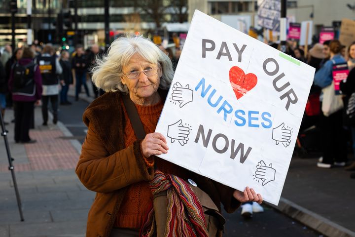 Nurses will strike again on February 6 and 7 unless some progress is made in talks with the government.