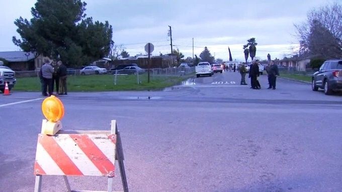 Έξι άνθρωποι σκοτώθηκαν από ένοπλους που εξαπέλυσαν επίθεση στο σπίτι μιας οικογένειας στην πόλη Γκόσεν της Καλιφόρνια.