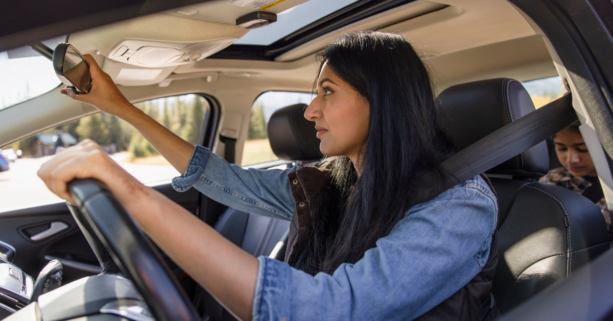 NextImg:Keep This $10 Tool In Your Glove Box. It Could Save Your Life In A Car Accident.