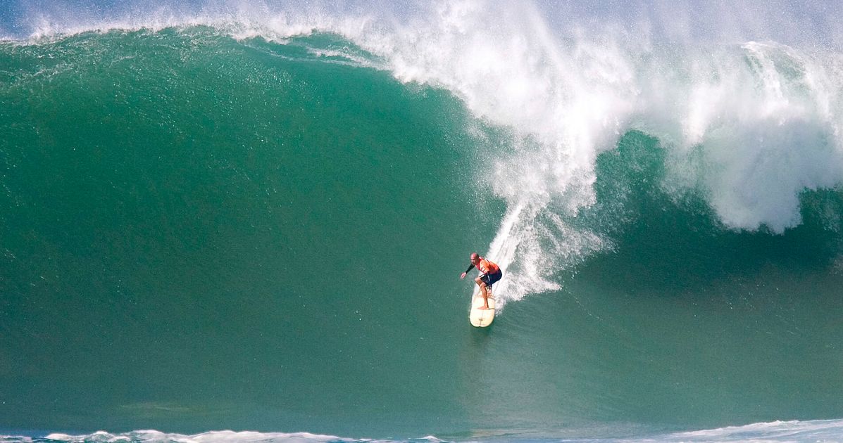 Big Waves To Deliver Storied Hawaii Surf Contest The Eddie