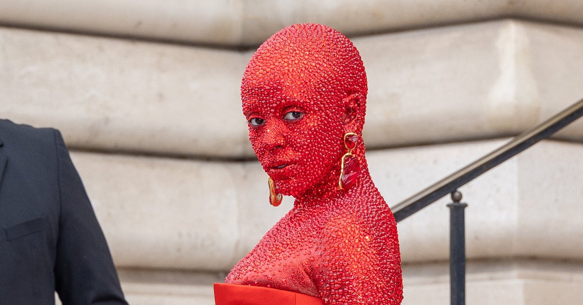 Doja Cat Makes Waves With Mind-Bending Paris Fashion Week Look Doja Cat Makes Waves With Mind-Bending Paris Fashion Week Look