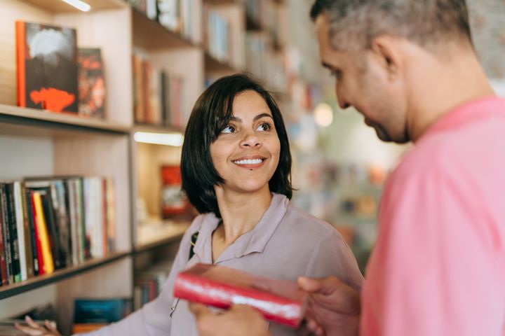 Browse a bookstore with your date to find out what their interests are. 