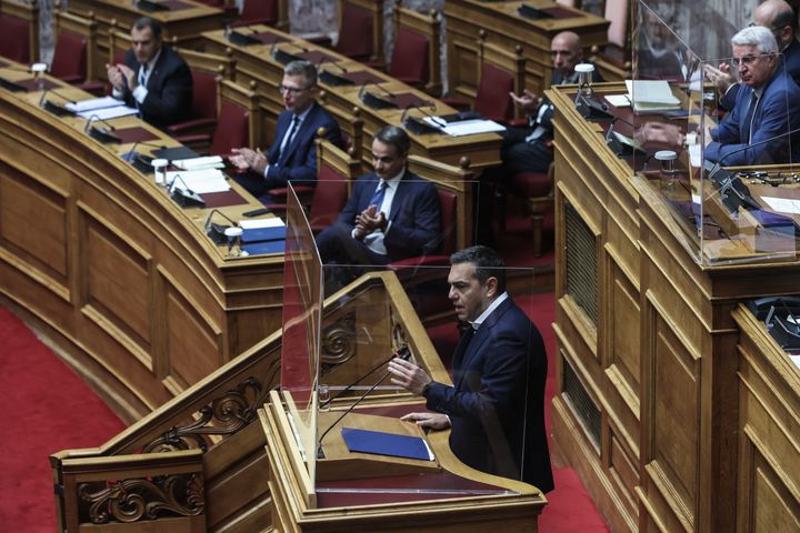 Αναμένεται σφοδρή αντιπαράθεση στη Βουλή μεταξύ του Κυριάκου Μητσοτάκη και του Αλέξη Τσίπρα