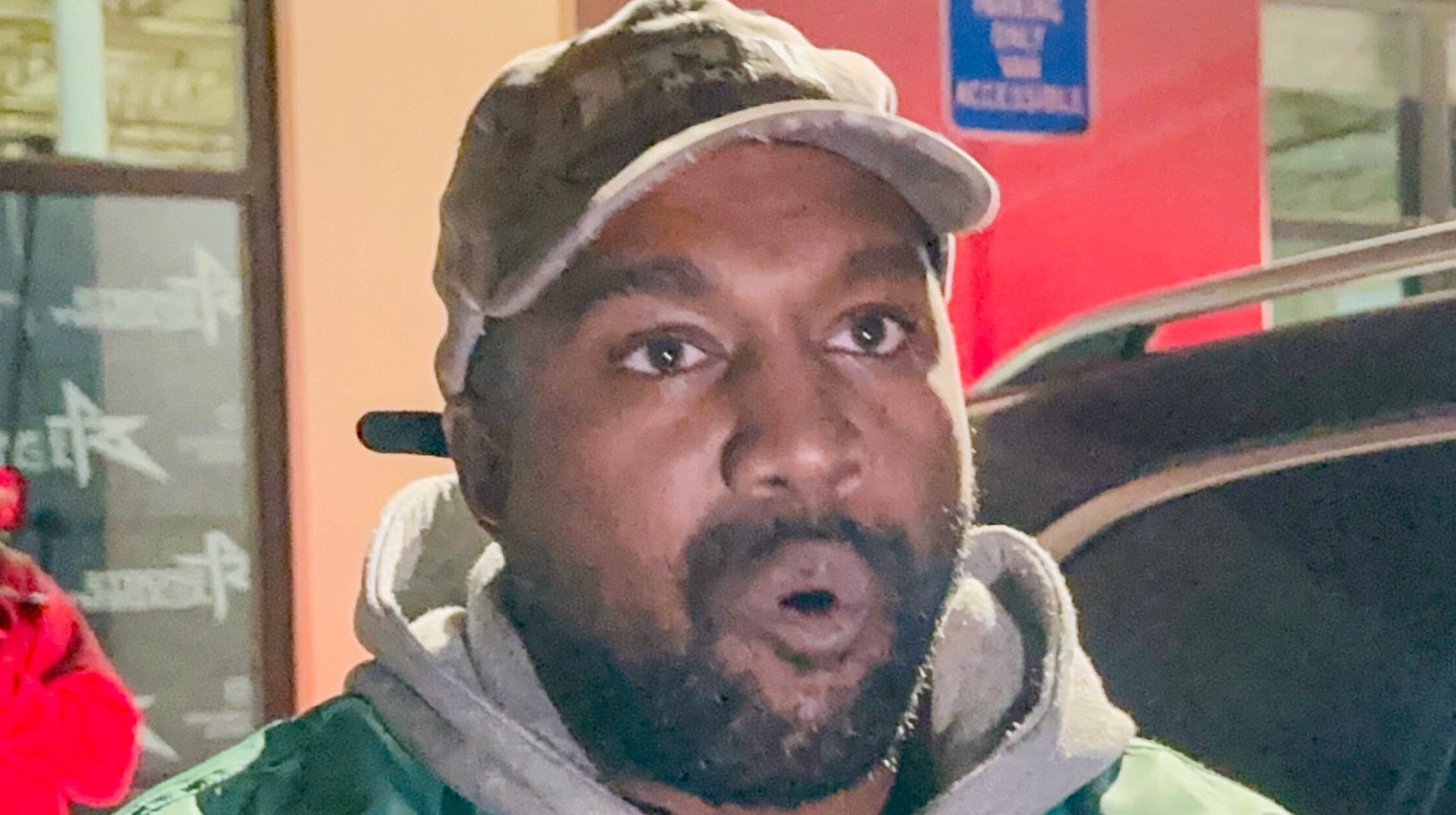 Police Investigating After Kanye West Is Filmed Grabbing Woman’s Cellphone (huffpost.com)