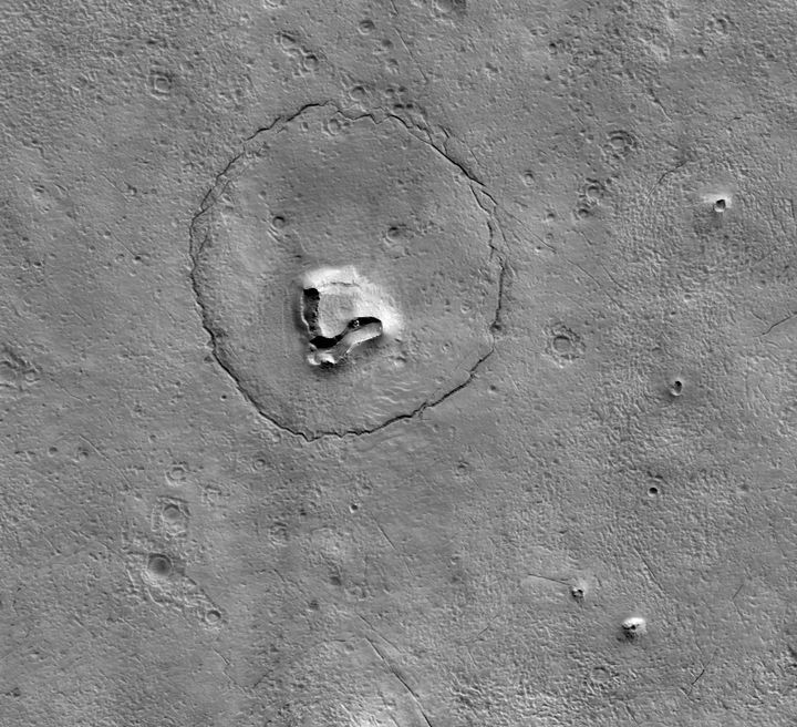 'A Bear On Mars?' NASA Spots Trippy Phenomenon On Planet's Surface - HuffPost