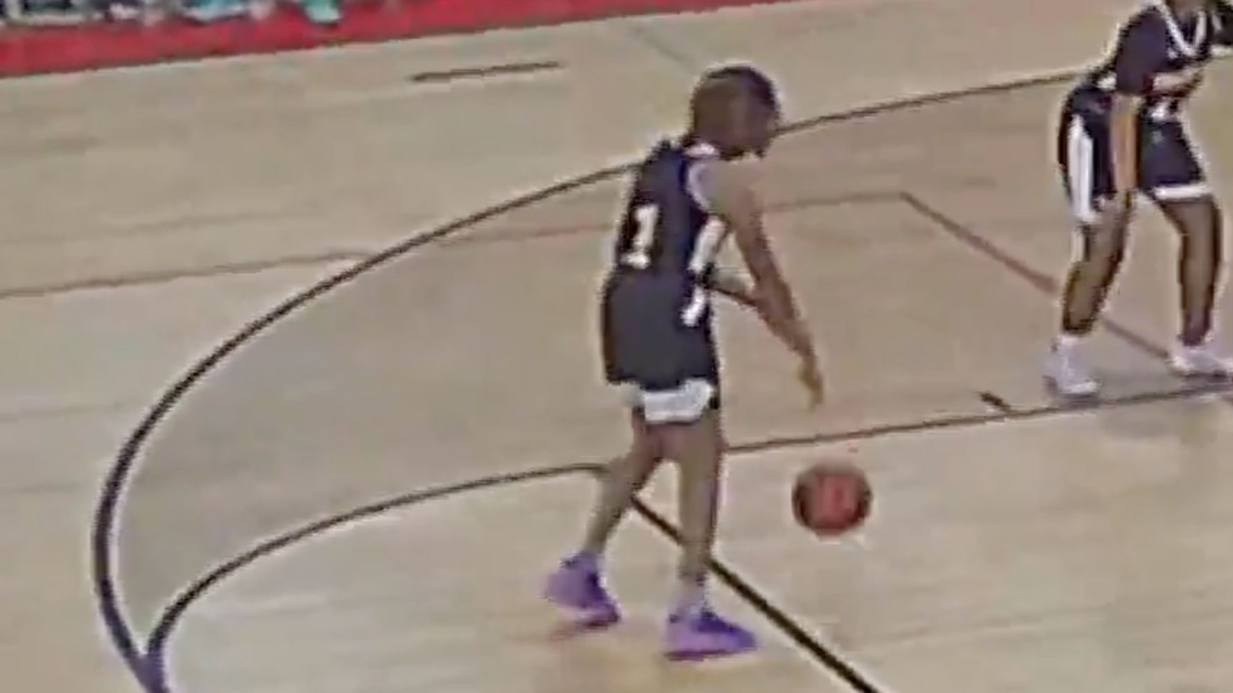 Basketball Coach Pretends To 13-Year-Old Player During Game | HuffPost  Sports