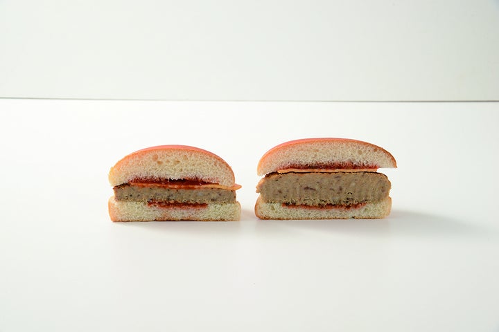 「盛りすぎ！チーズバーガー」