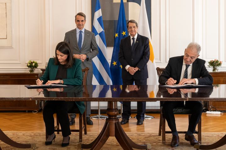 Υπογραφή της συμφωνίας Ελλάδας - Κύπρου για την Αμοιβαία Αναγνώριση Τίτλων Σπουδών