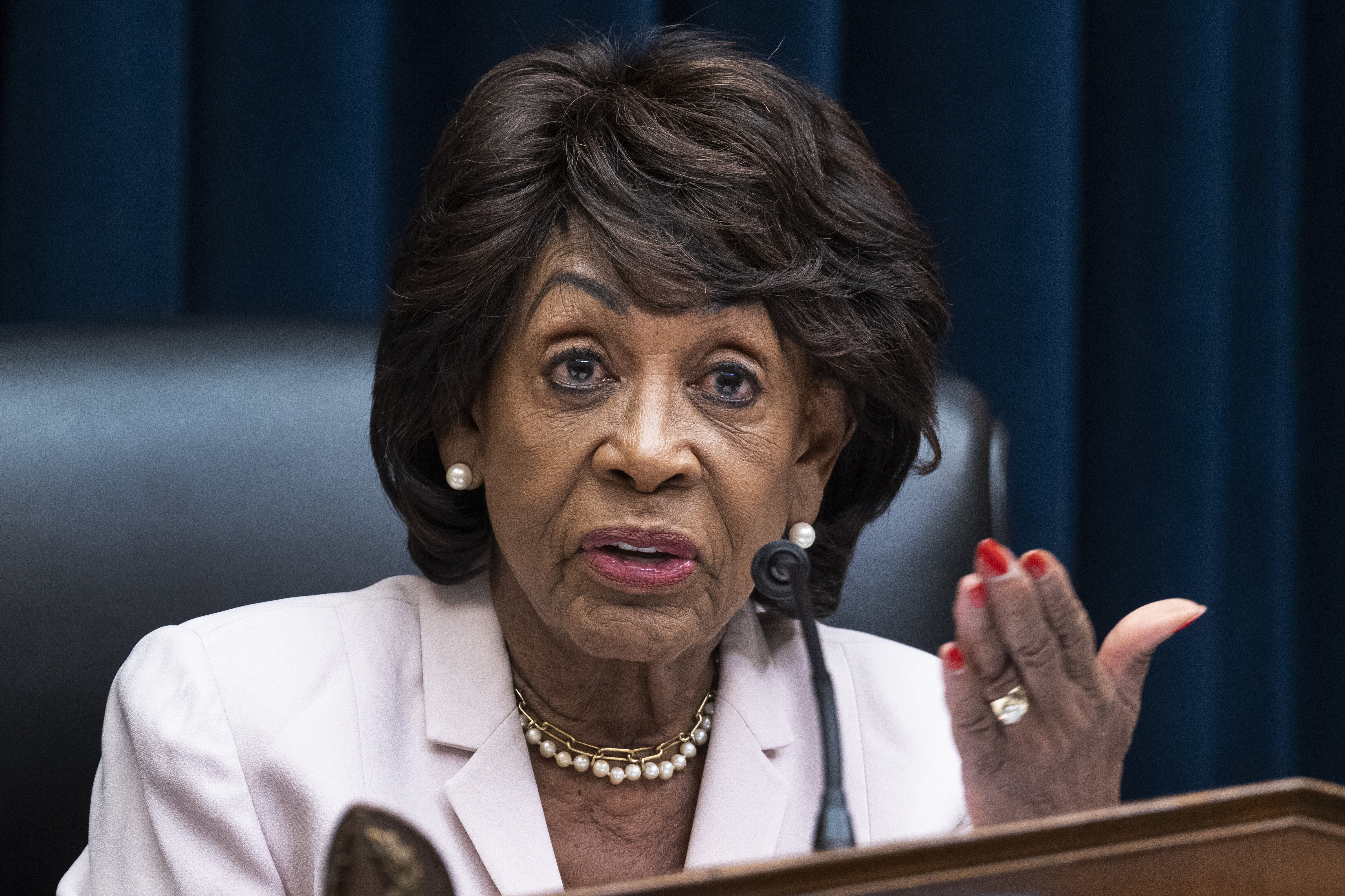 Maxine Waters Hilariously Shuts Down GOP Rep. By Focusing On Trump’s ...