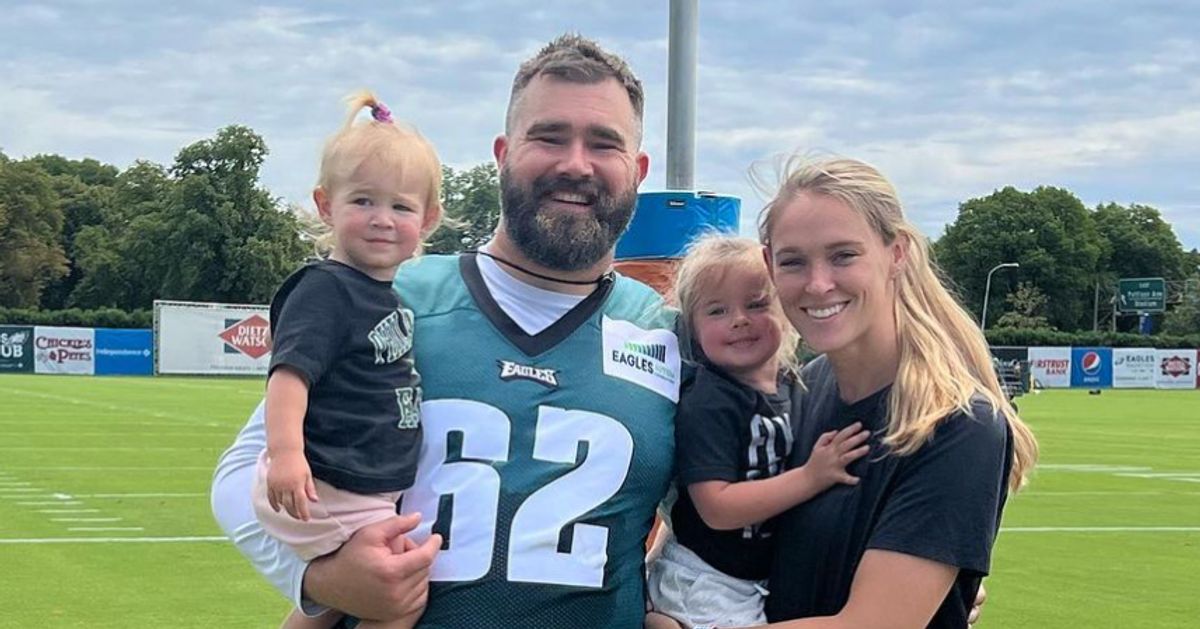 Jason Kelce's Very Pregnant Wife Kylie Kelce Is Bringing OB-GYN To Super Bowl - 'HuffPost' News