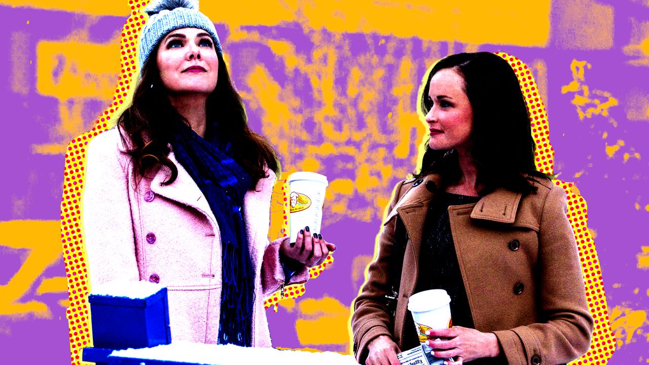 Lauren Graham and Alexis Bledel as Lorelai and Rory Gilmore.