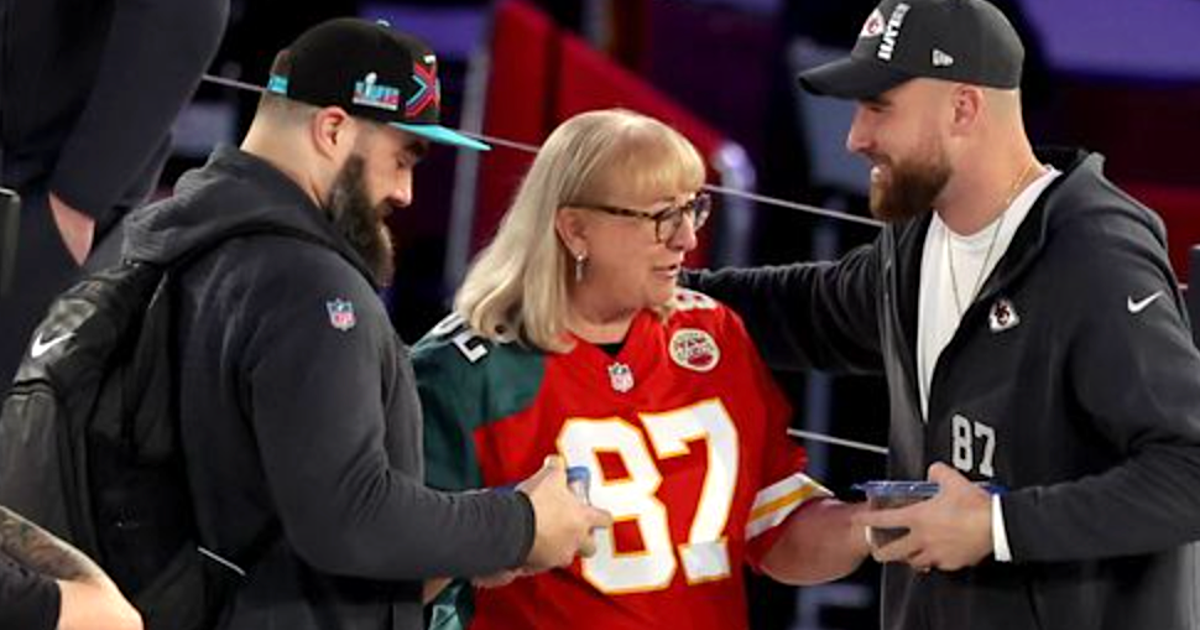 NextImg:Travis And Jason Kelce's Mother Makes Sweetest Gesture At Super Bowl Opener
