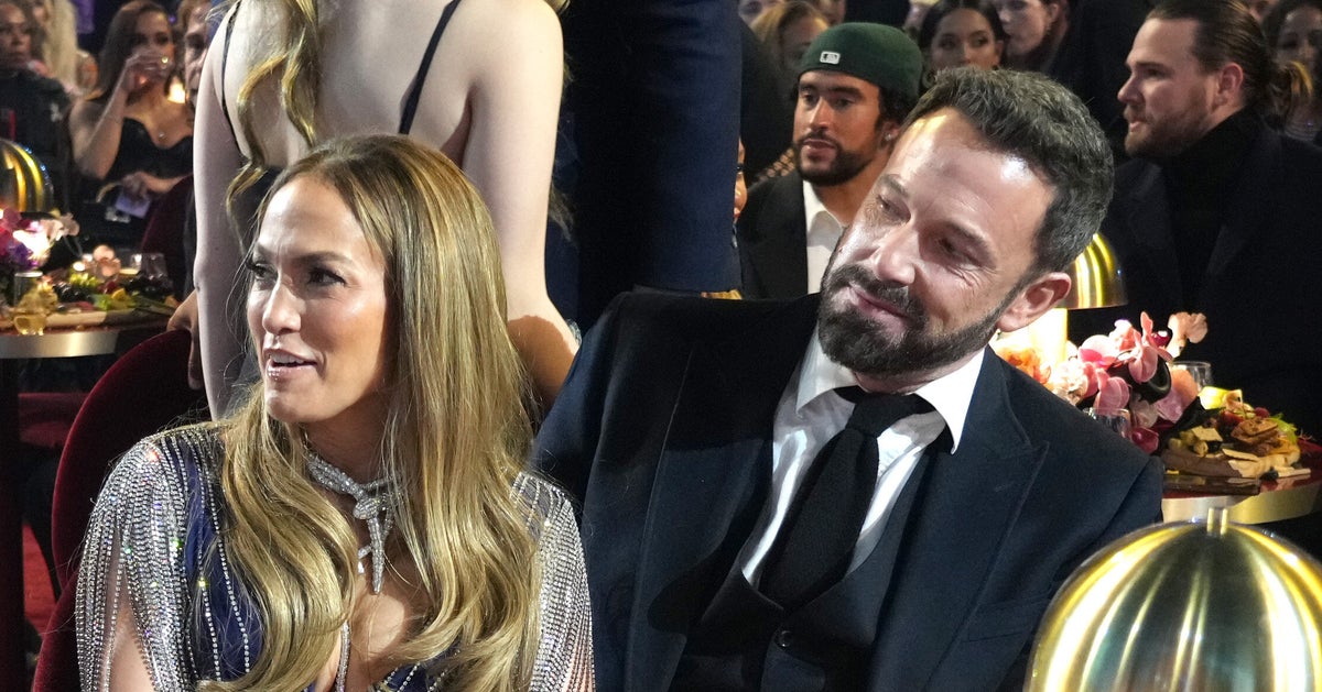 Jennifer Lopez And Ben Affleck Appeared To Have A Spat At The Grammys, And People Have Theories