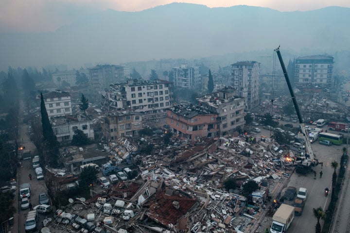 Les tremblements de terre ont causé des destructions généralisées dans le sud de la Turquie et le nord de la Syrie et ont été ressentis dans les pays voisins.