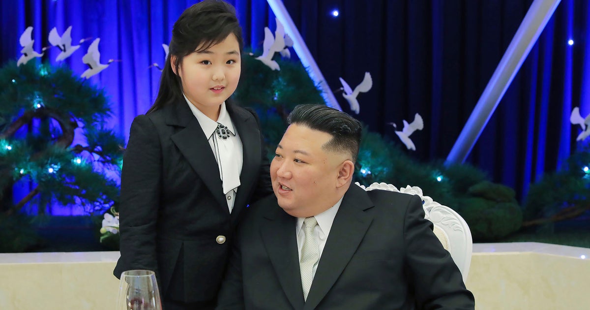 NextImg:North Korean Leader Kim Jong Un Brings His Daughter To Visit Troops