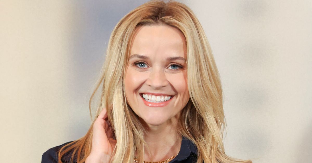 Reese Witherspoon Once Recapped Her Movie To An Entire Flight