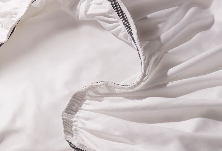 Rise & Fall's fitted sheet is loved for its non-pinging properties
