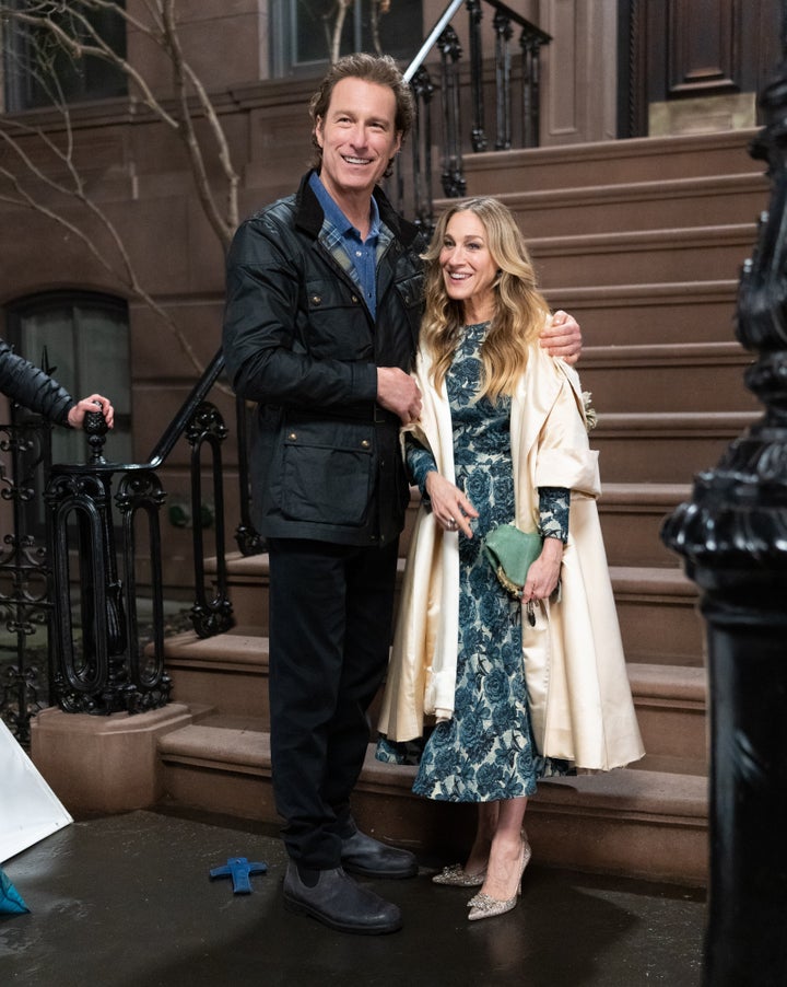 And Just Like That John Corbett Is Back For The Sex And The City Revival Huffpost Entertainment 