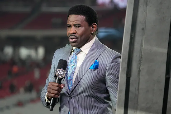 Michael Irvin Dropped His Pants and Mooned the Head of the NFLPA During a  Financial Disagreement