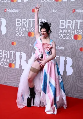 Harry Styles' Best Red Carpet Moments are Pure English Eccentricity