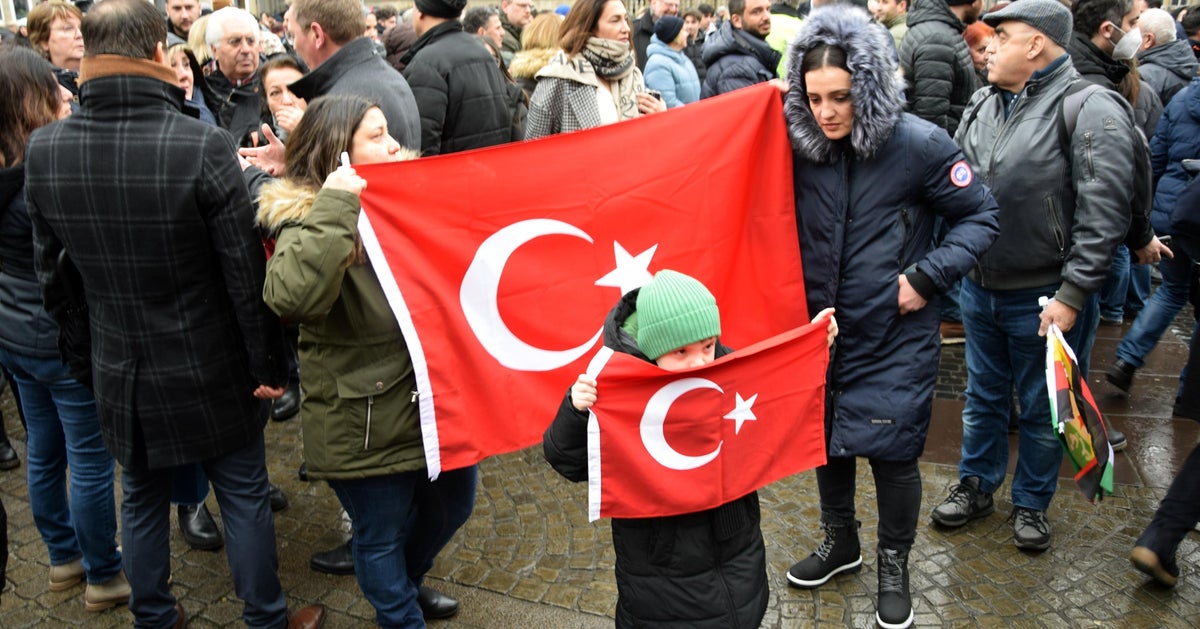 NextImg:Germany To Ease Visa Conditions For Some Earthquake Victims