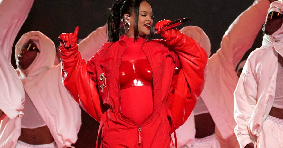 Rihanna's Pregnant Again, But Fans Are Furious They Won't Get A New Album Soon - Vimarsana News