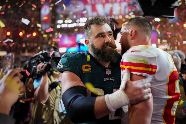 Travis Kelce, Jason Kelce Share Emotional Embrace With Mom On Field At  Super Bowl