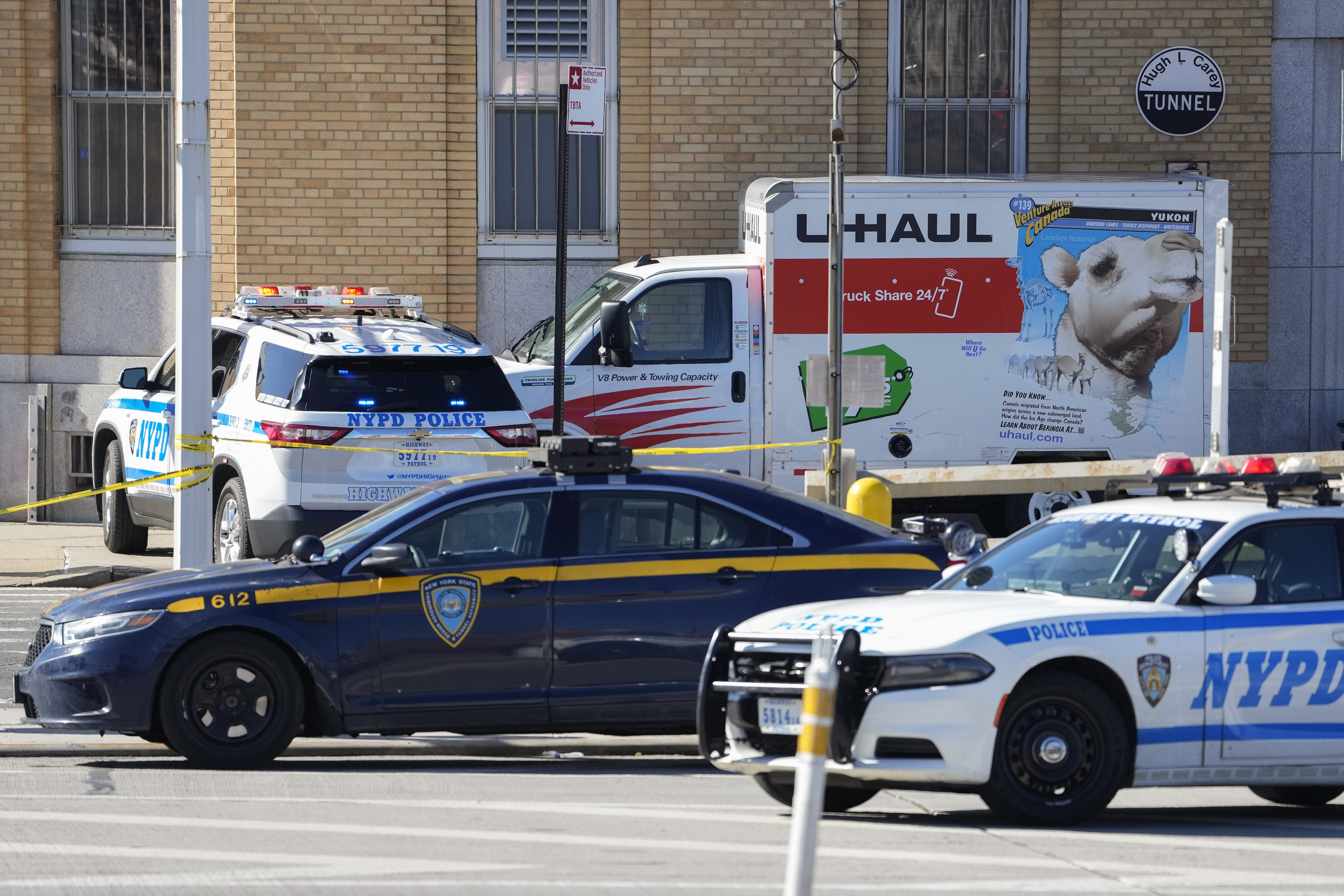 U-Haul Drivers NYC Rampage Leaves 1 Dead, 8 Hurt HuffPost Latest News photo