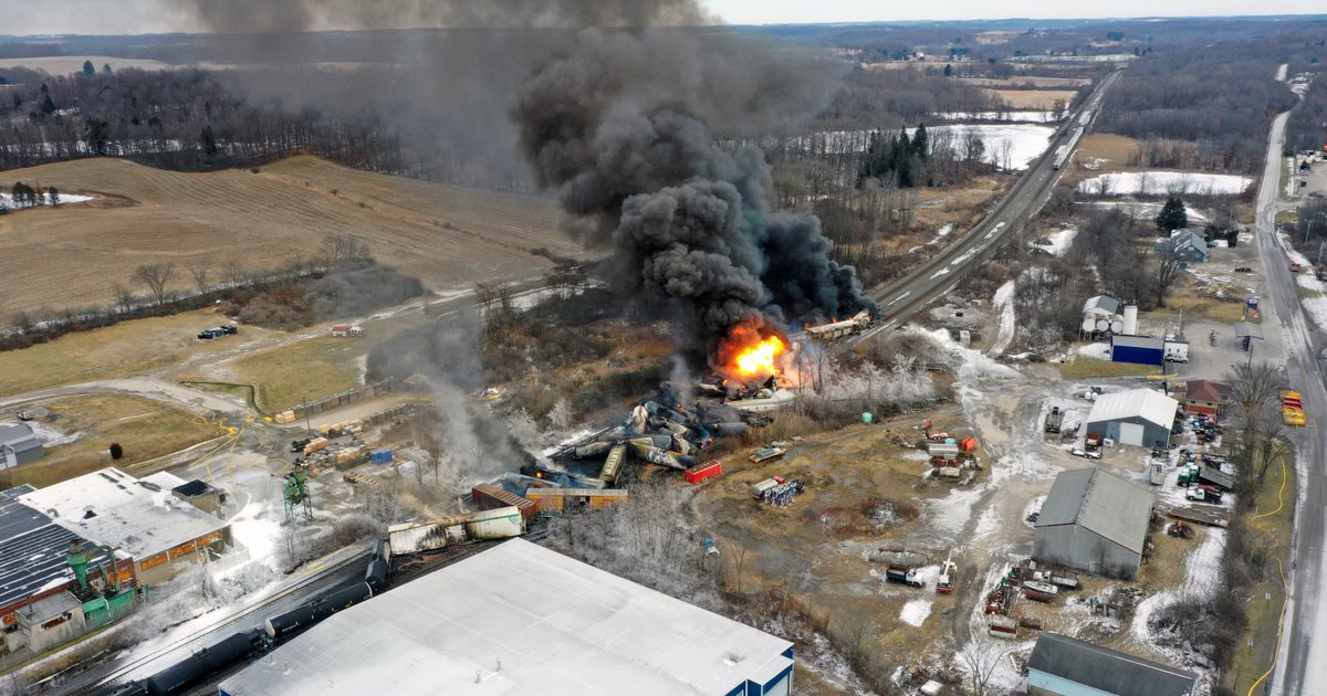 NextImg:Ohio Town Takes Resident Questions On Derailment, Chemicals
